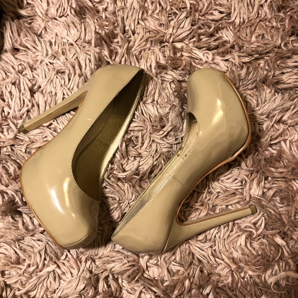 Nude platform heels size 5.5 Chinese laundry